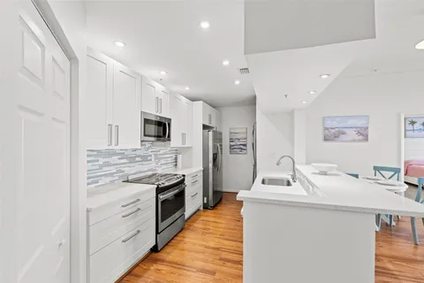 $595,000 | 3020 Northeast 32nd Avenue, Unit PH11, Fort Lauderdale, FL 33308