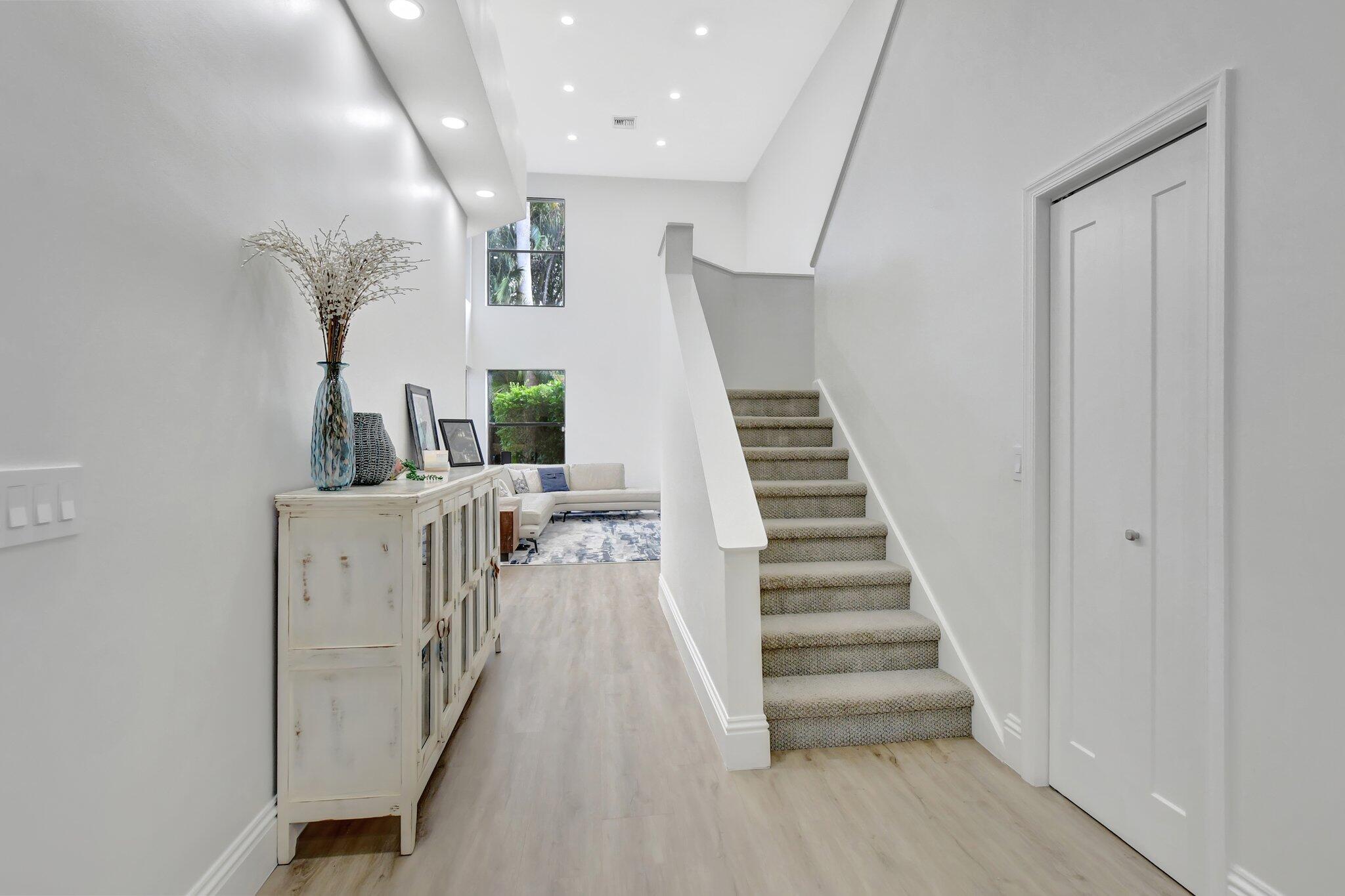 6364 Northwest 25th Way Boca Raton, FL 33496 - Photo 5 of 39 Entry
