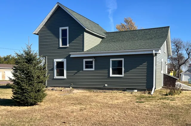 $149,900 | 326 North W 1st Street, Granada, MN 56039