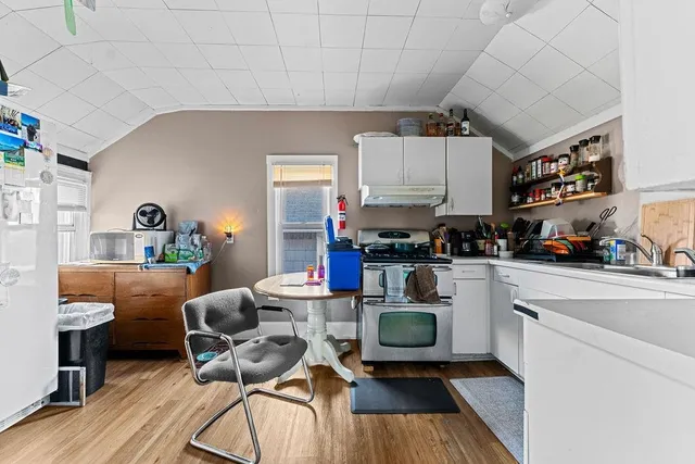 $199,900 | 457 West 12th Avenue, Oshkosh, WI 54902