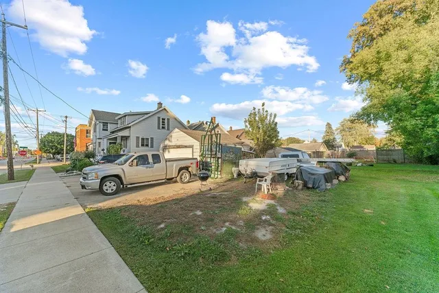 $199,900 | 457 West 12th Avenue, Oshkosh, WI 54902