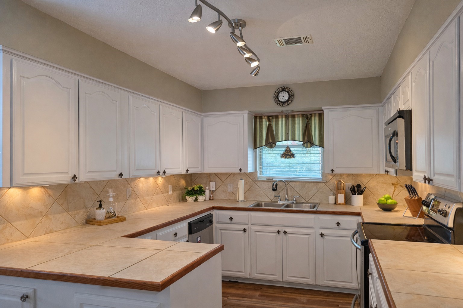 145 Cypress Road Livingston, TX 77351 - Photo 3 of 16