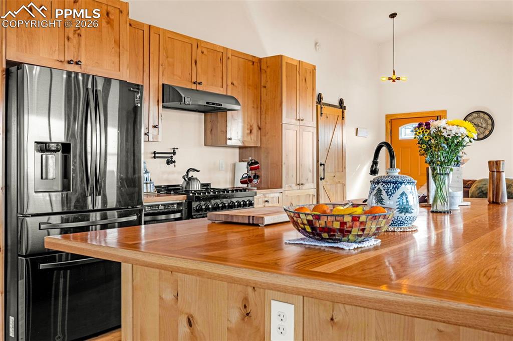 8480 Delaware Road Colorado Springs, CO 80926 - Photo 10 of 49 Kitchen view