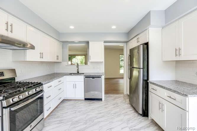 4448 Squirrel Road Bloomfield Hills, MI 48304 - Photo 8 of 26 thib4.jpg
