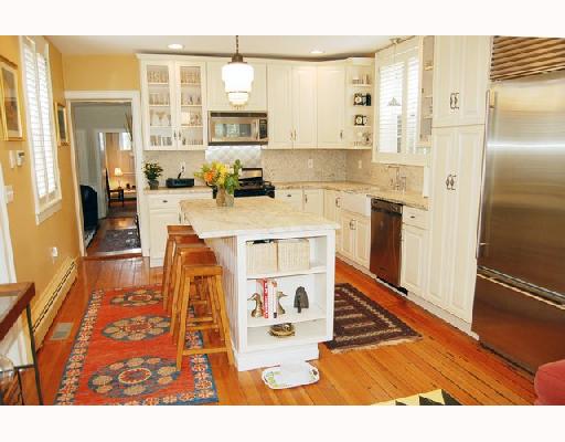 136 Transit Street, Unit B Providence, RI 02906 - Photo 4 of 8 Kitchen.