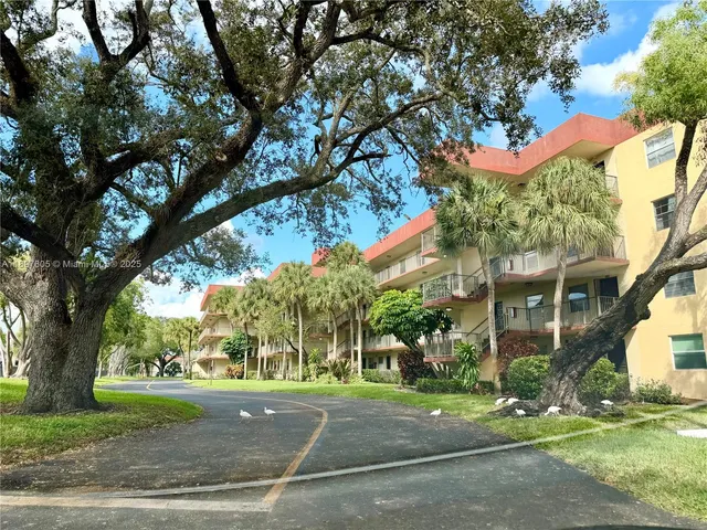 $239,900 | 3361 Northwest 47th Terrace, Unit 329, Lauderdale Lakes, FL 33319