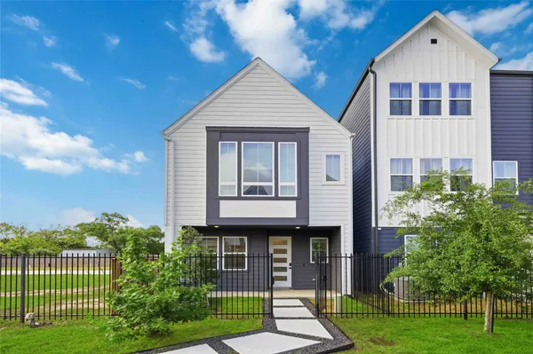 $325,000 | 8320 Springwood Cyn Lane, Houston, TX 77055