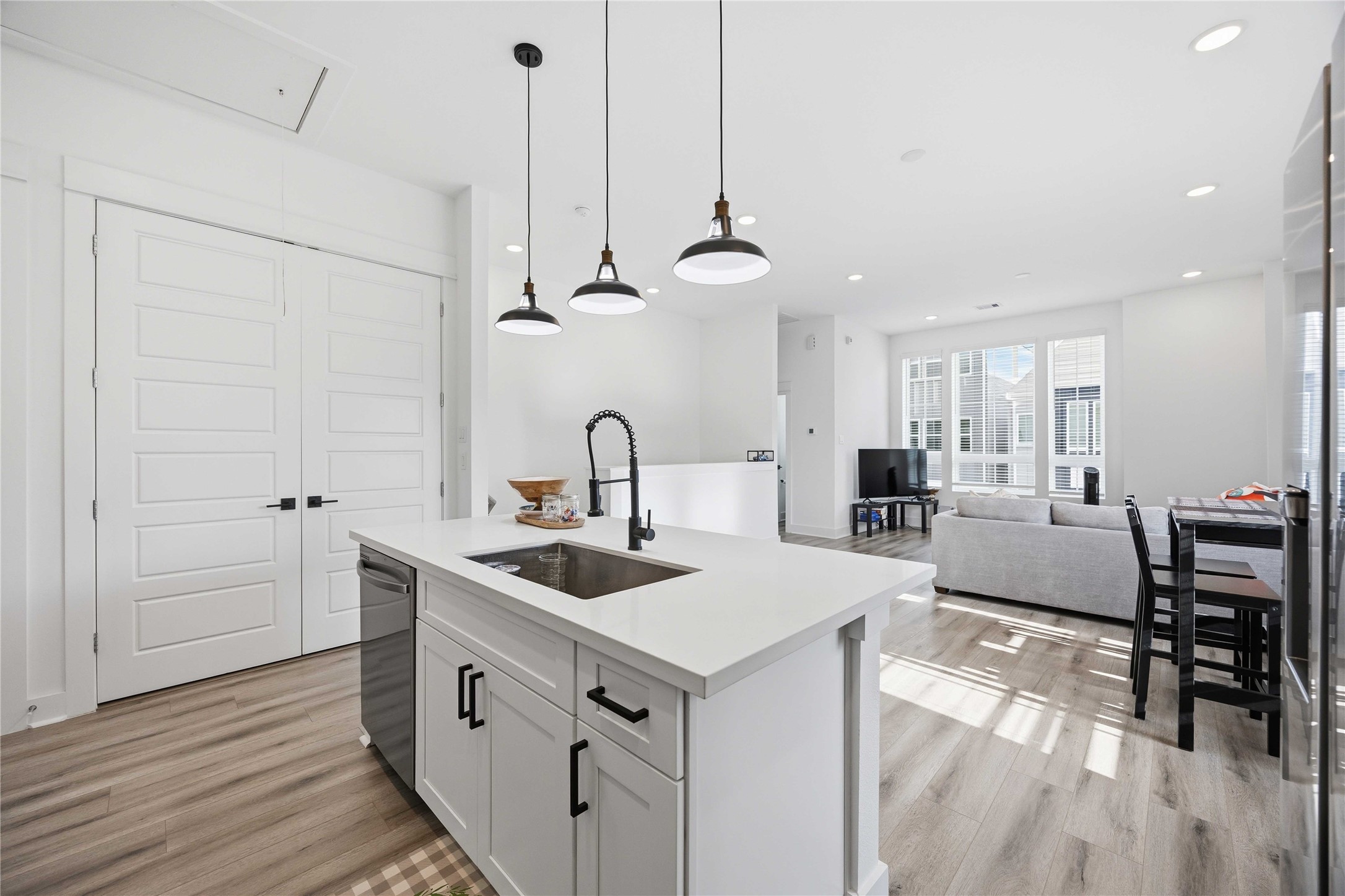 8320 Springwood Cyn Lane Houston, TX 77055 - Photo 13 of 25