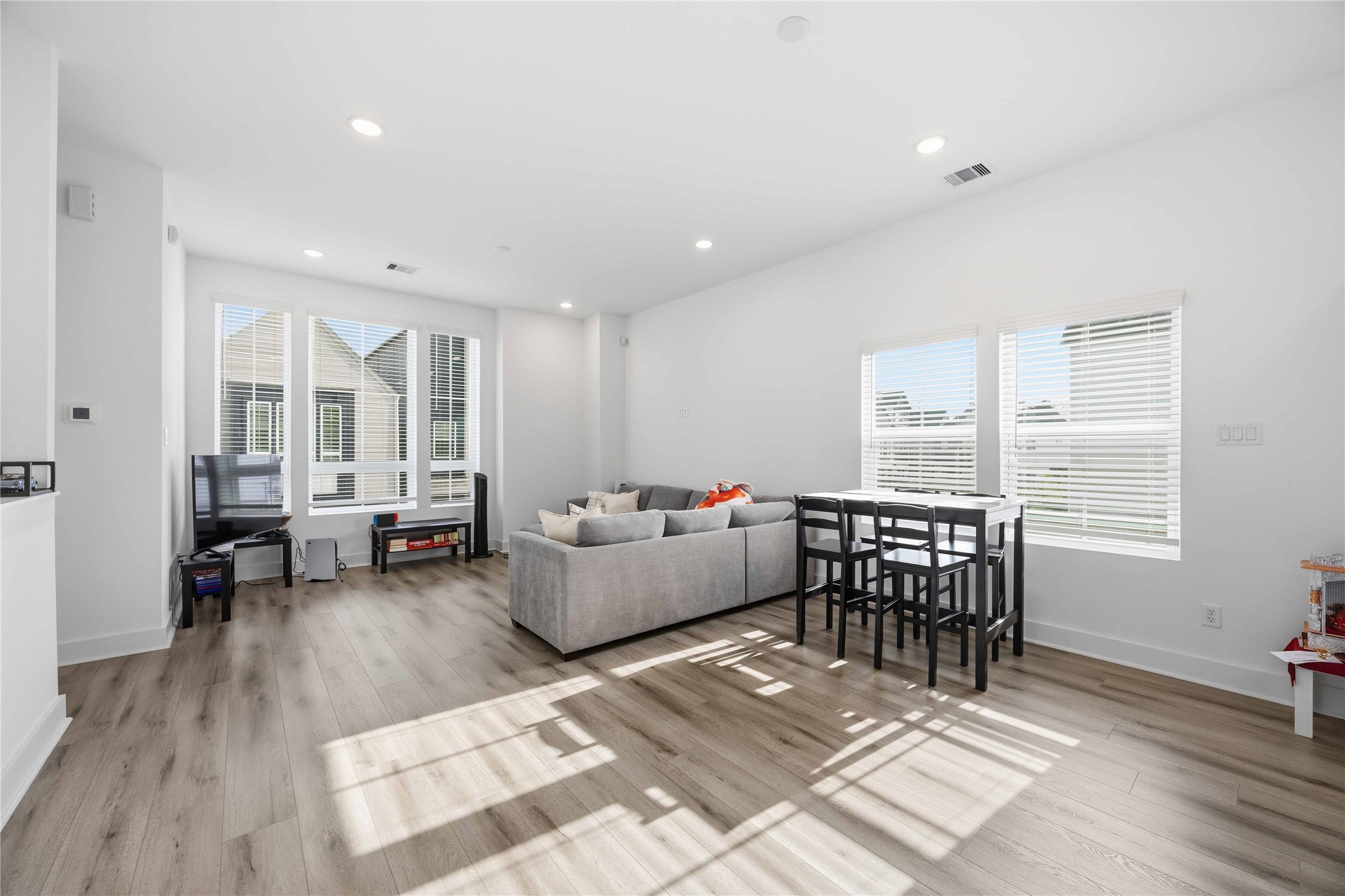 8320 Springwood Cyn Lane Houston, TX 77055 - Photo 14 of 25