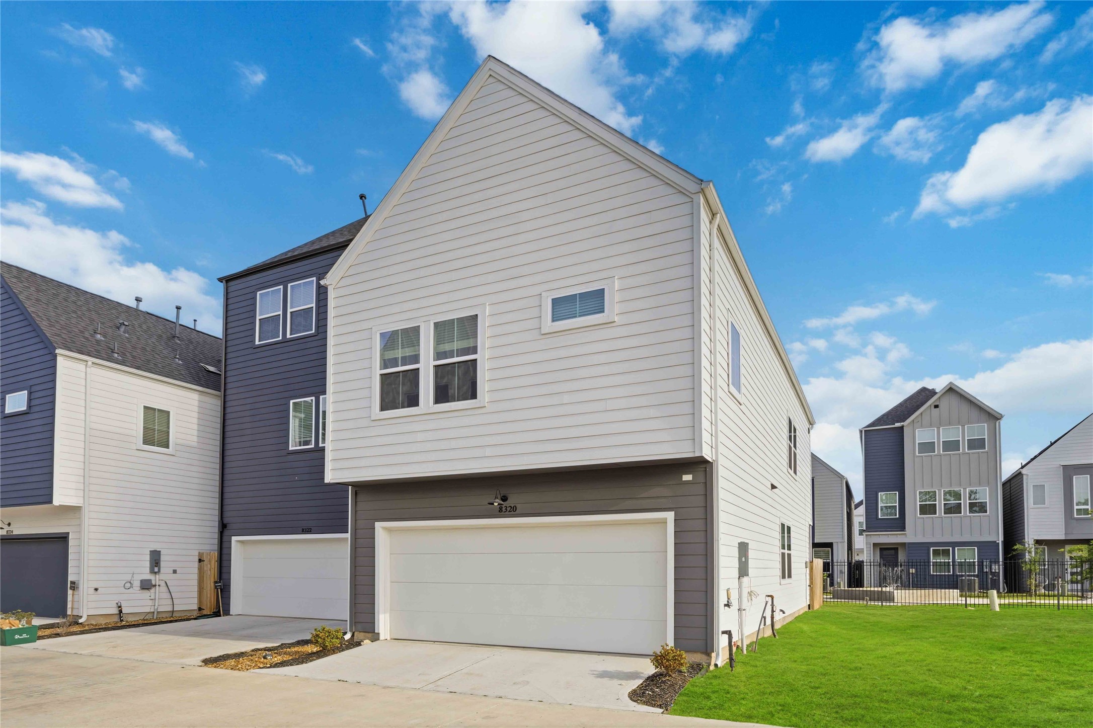 8320 Springwood Cyn Lane Houston, TX 77055 - Photo 23 of 25