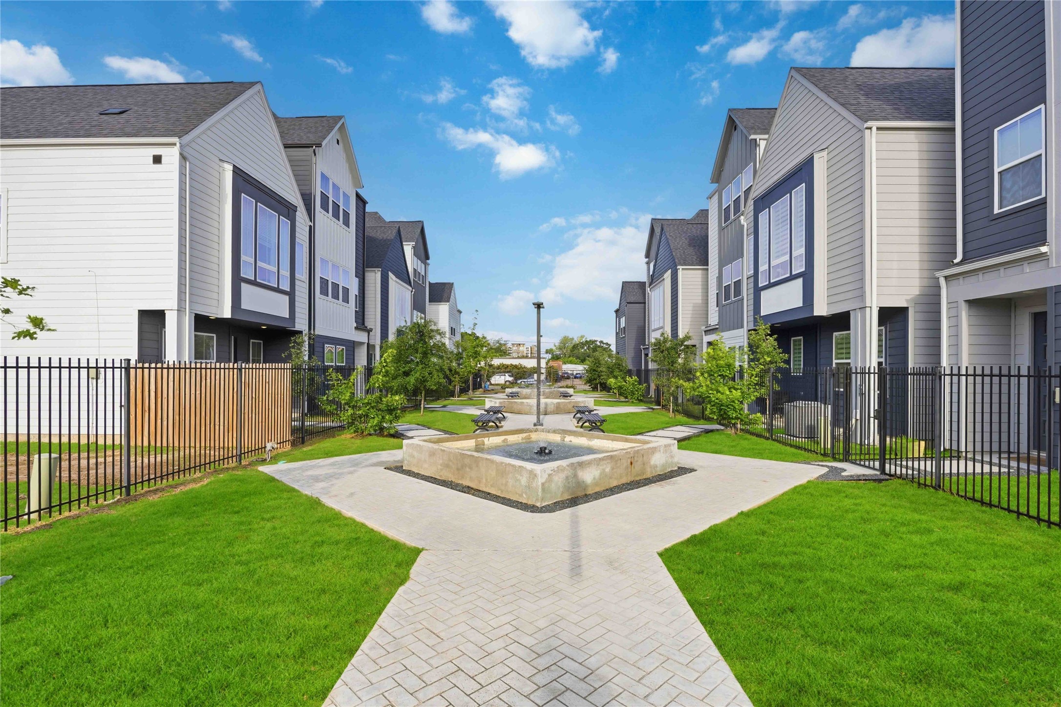 8320 Springwood Cyn Lane Houston, TX 77055 - Photo 25 of 25 common grounds