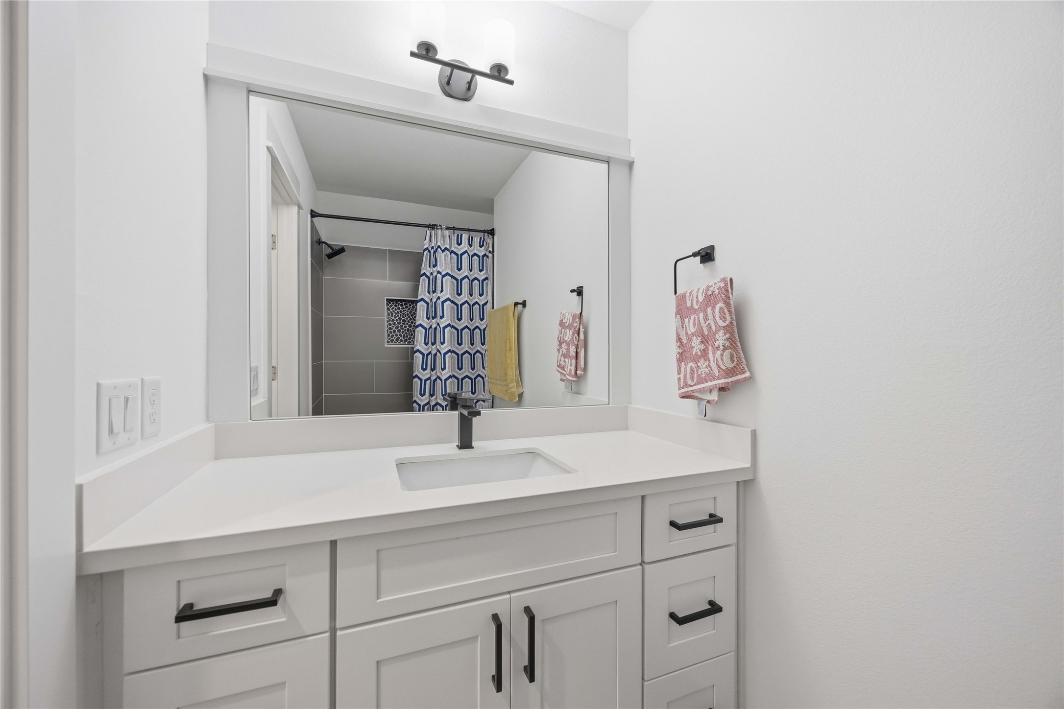 8320 Springwood Cyn Lane Houston, TX 77055 - Photo 6 of 25 Guest Bathroom