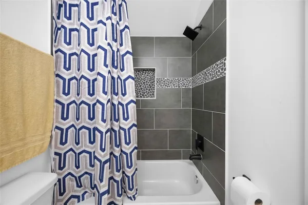 $325,000 | 8320 Springwood Cyn Lane, Houston, TX 77055