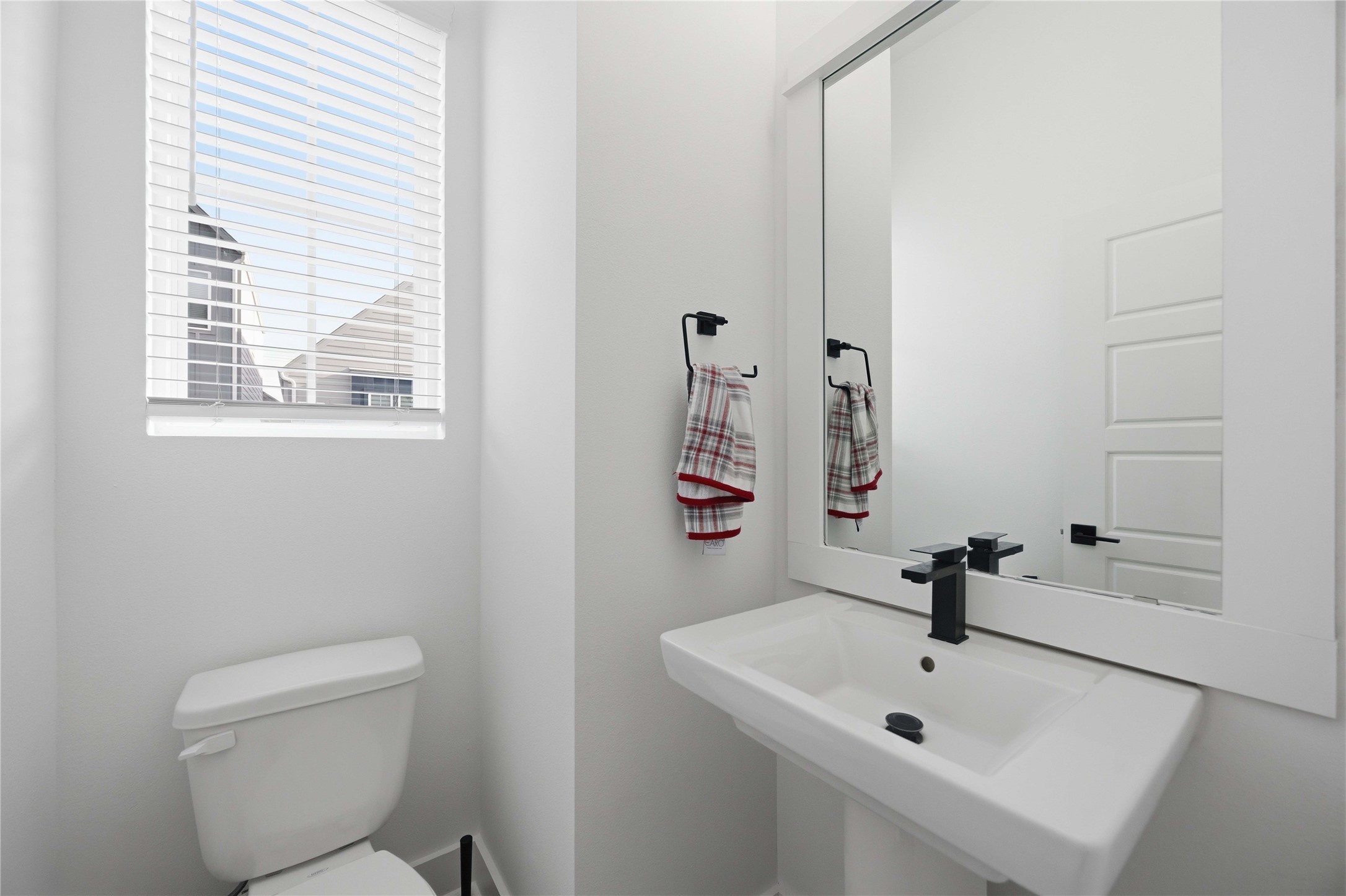 8320 Springwood Cyn Lane Houston, TX 77055 - Photo 9 of 25