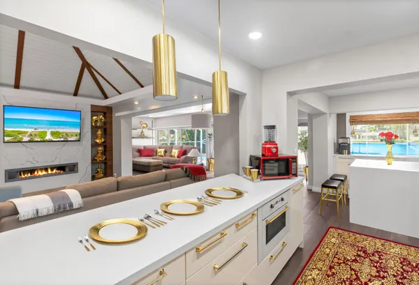 $1,089,000 | 6106 Royal Poinciana Lane, Tamarac, FL 33319