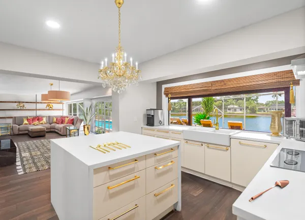 $1,089,000 | 6106 Royal Poinciana Lane, Tamarac, FL 33319