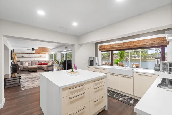 $1,089,000 | 6106 Royal Poinciana Lane, Tamarac, FL 33319