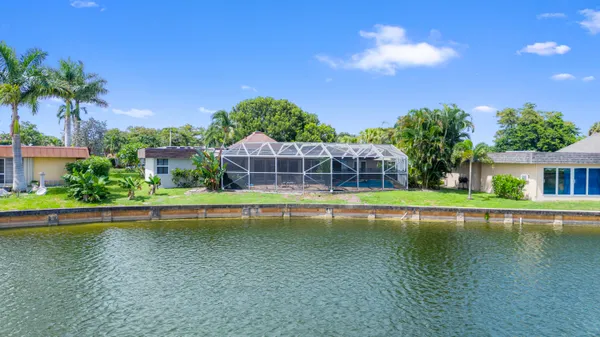 $1,089,000 | 6106 Royal Poinciana Lane, Tamarac, FL 33319