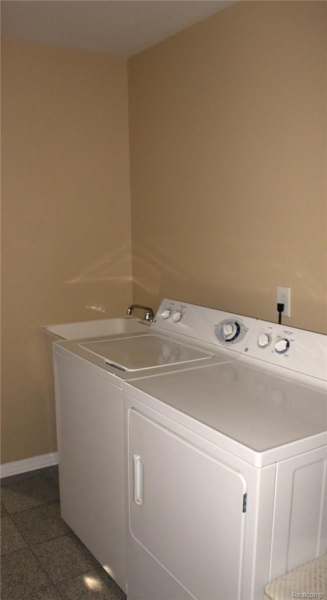 1863 Flagstone Circle Rochester, MI 48307 - Photo 14 of 16 Washer & Dryer Included!
