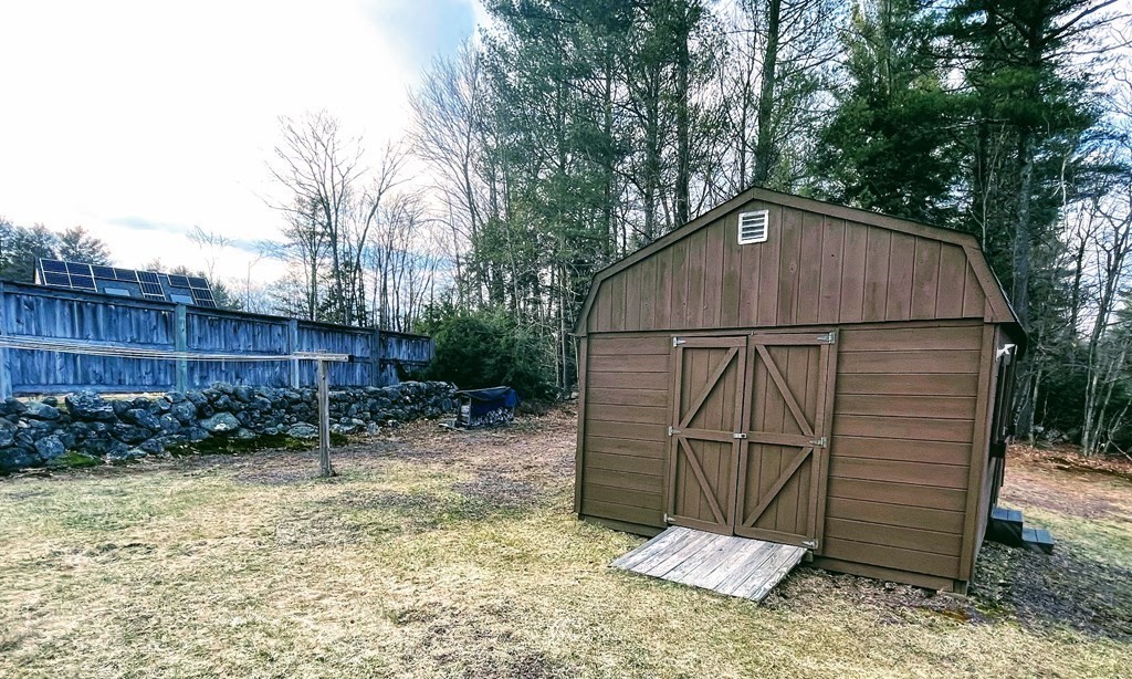 12 Healdville Road Hubbardston, MA 01452 - Photo 4 of 15 Gallery Image 4