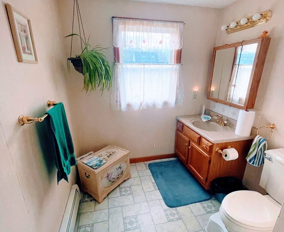 12 Healdville Road Hubbardston, MA 01452 - Photo 9 of 15 Gallery Image 9