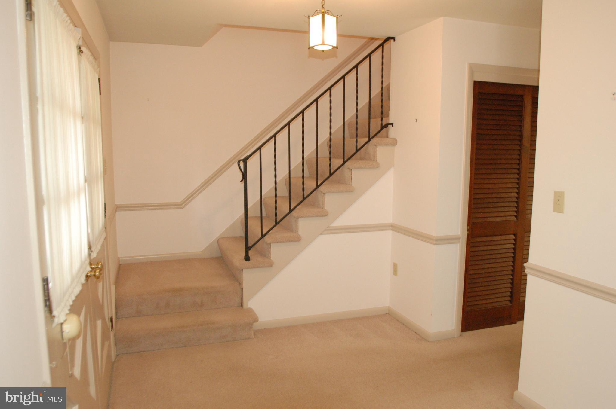 2306 Beacon Hill Road Lancaster, PA 17601 - Photo 2 of 22 Entrance Hall