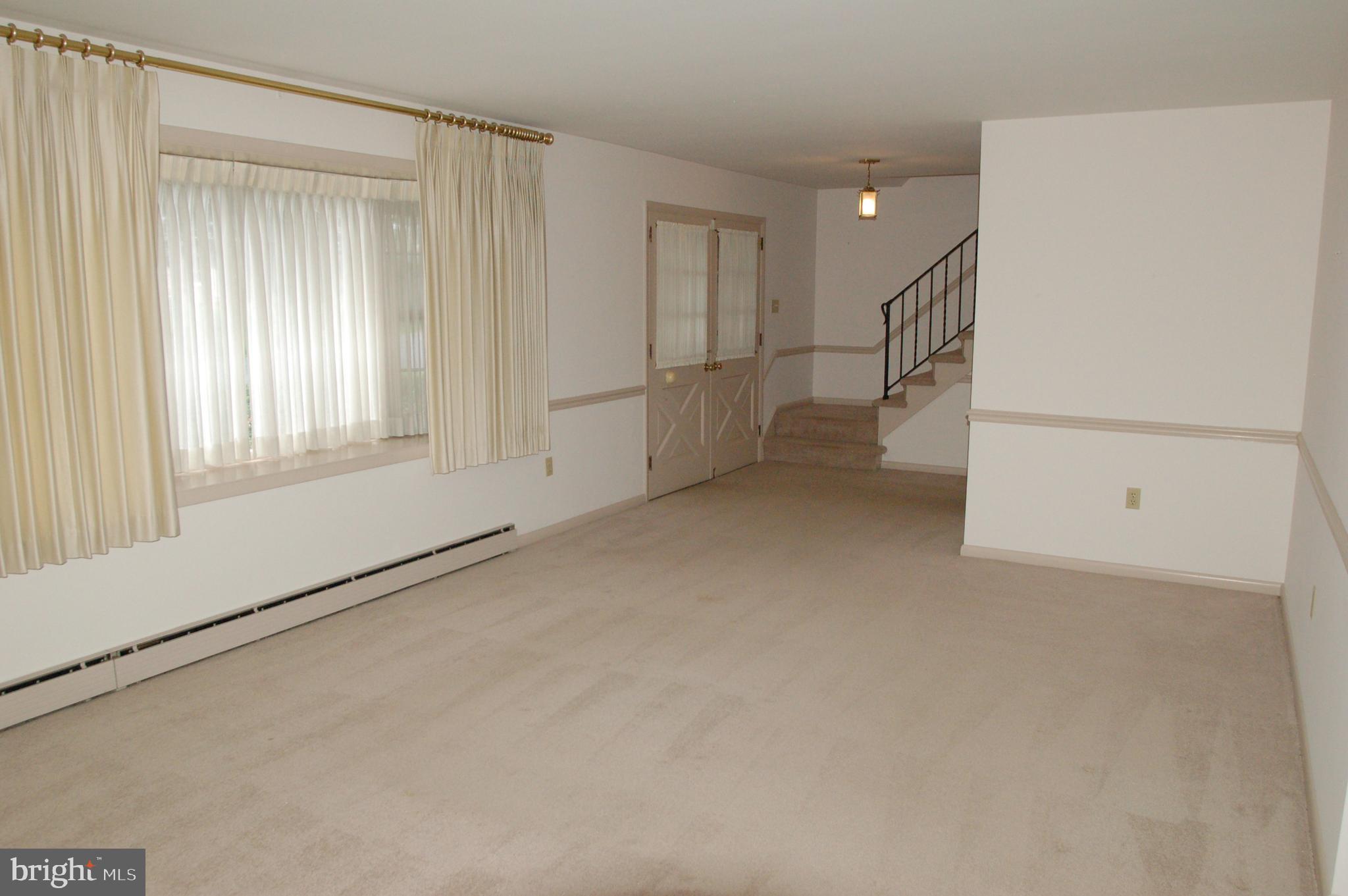 2306 Beacon Hill Road Lancaster, PA 17601 - Photo 4 of 22 Living room View 2