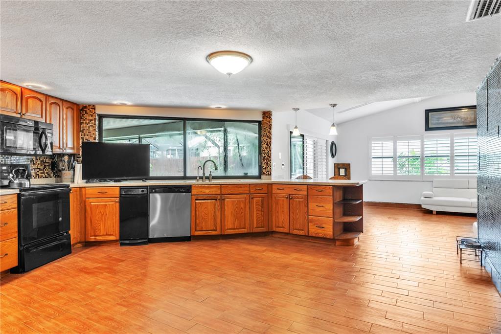 2917 Cypress Ridge Palm Harbor, FL 34684 - Photo 23 of 38