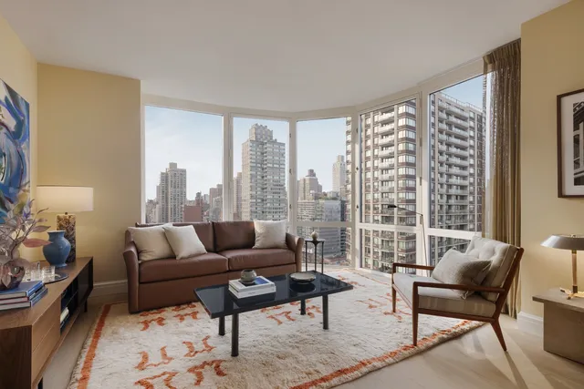 $1,660,000 | 400 East 84th Street, Unit 18A | Upper East Side