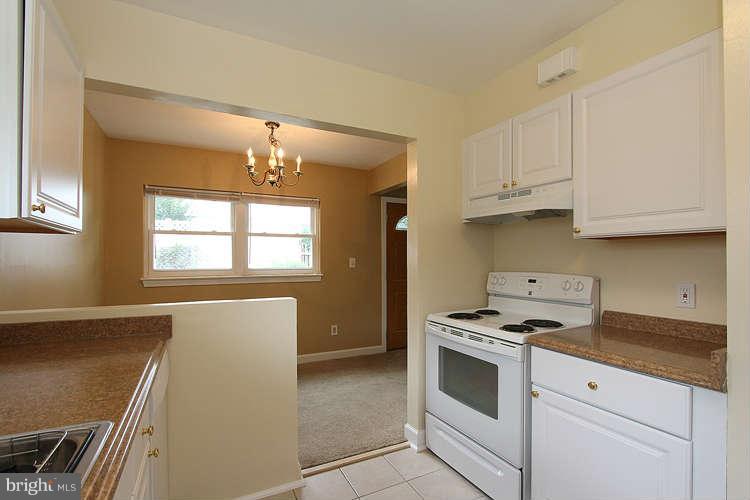 711 Dryden Street Silver Spring, MD 20901 - Photo 13 of 30 Kitchen