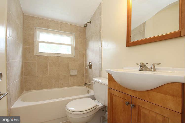 711 Dryden Street Silver Spring, MD 20901 - Photo 24 of 30 Bath
