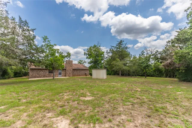 $349,500 | 117 Dogwood Trail, Bellville, TX 77418