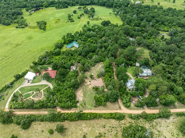 $349,500 | 117 Dogwood Trail, Bellville, TX 77418