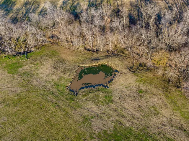 a view of outside area