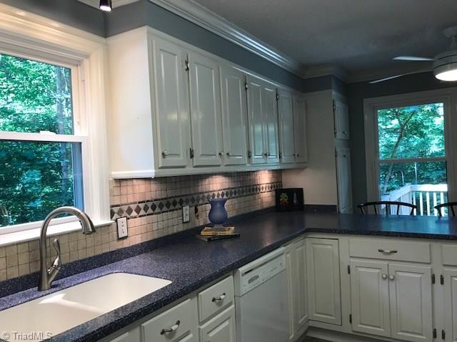 627 Barrocliff Road Clemmons, NC 27012 - Photo 4 of 28 Gallery Image 4