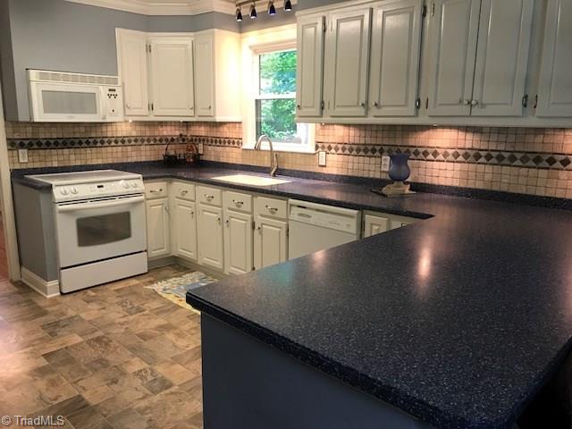 627 Barrocliff Road Clemmons, NC 27012 - Photo 5 of 28 Gallery Image 5