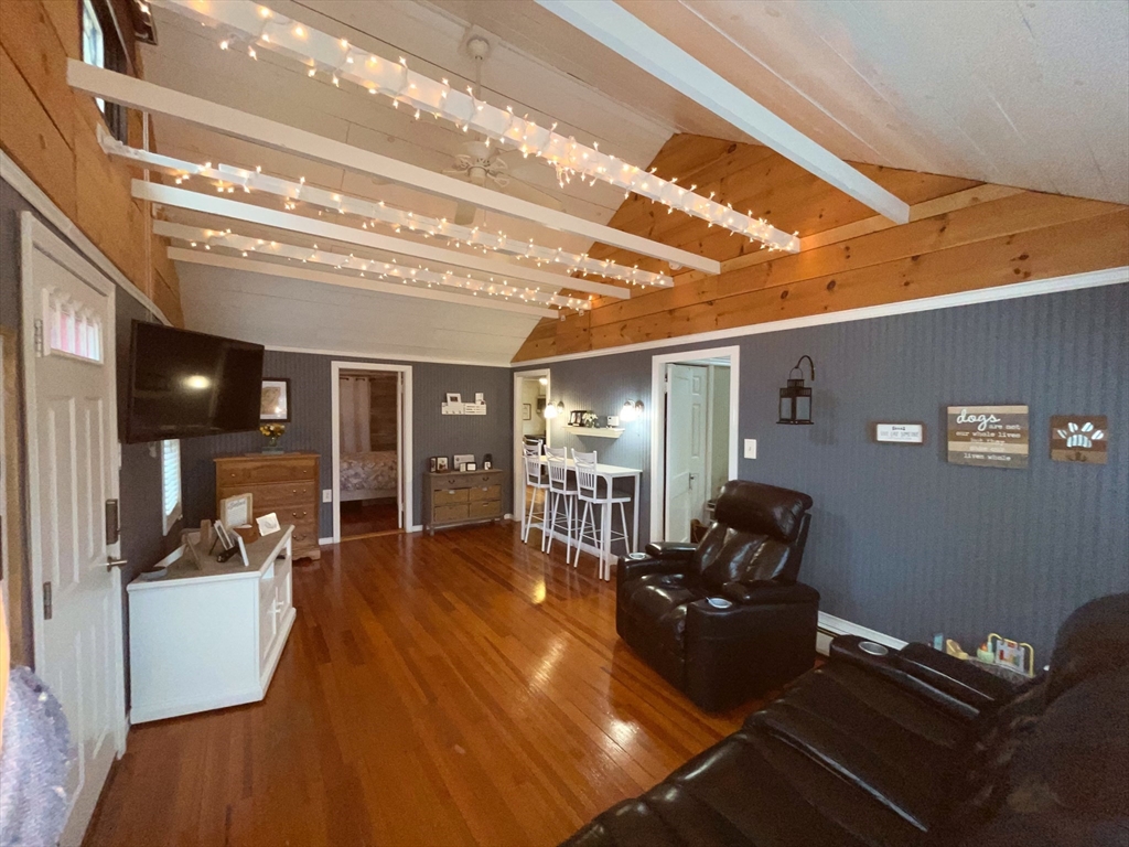 95 Pleasant Circle Canton, MA 02021 - Photo 6 of 17