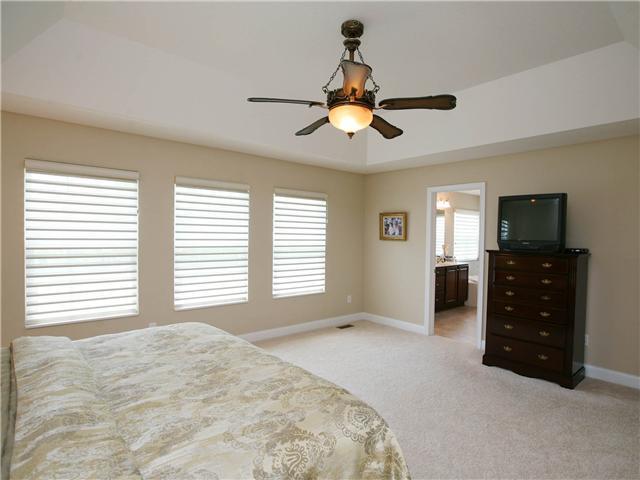 8319 Marwithe Place New Albany, OH 43054 - Photo 18 of 25