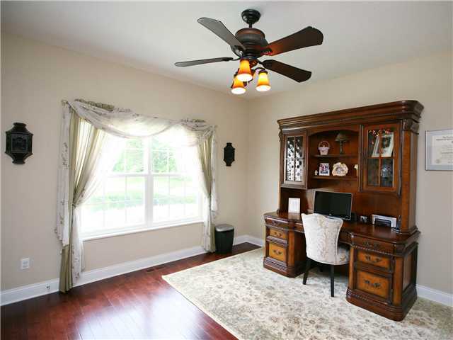 8319 Marwithe Place New Albany, OH 43054 - Photo 4 of 25
