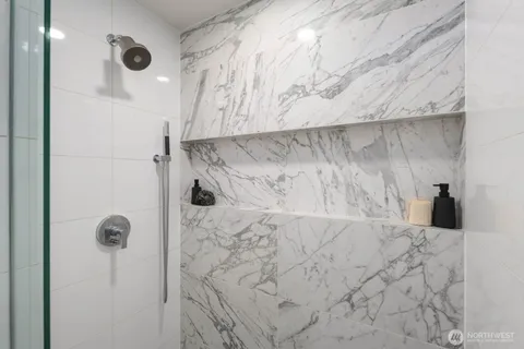 $1,390,000 | 2510 6th Avenue, Unit 2502, Seattle, WA 98121