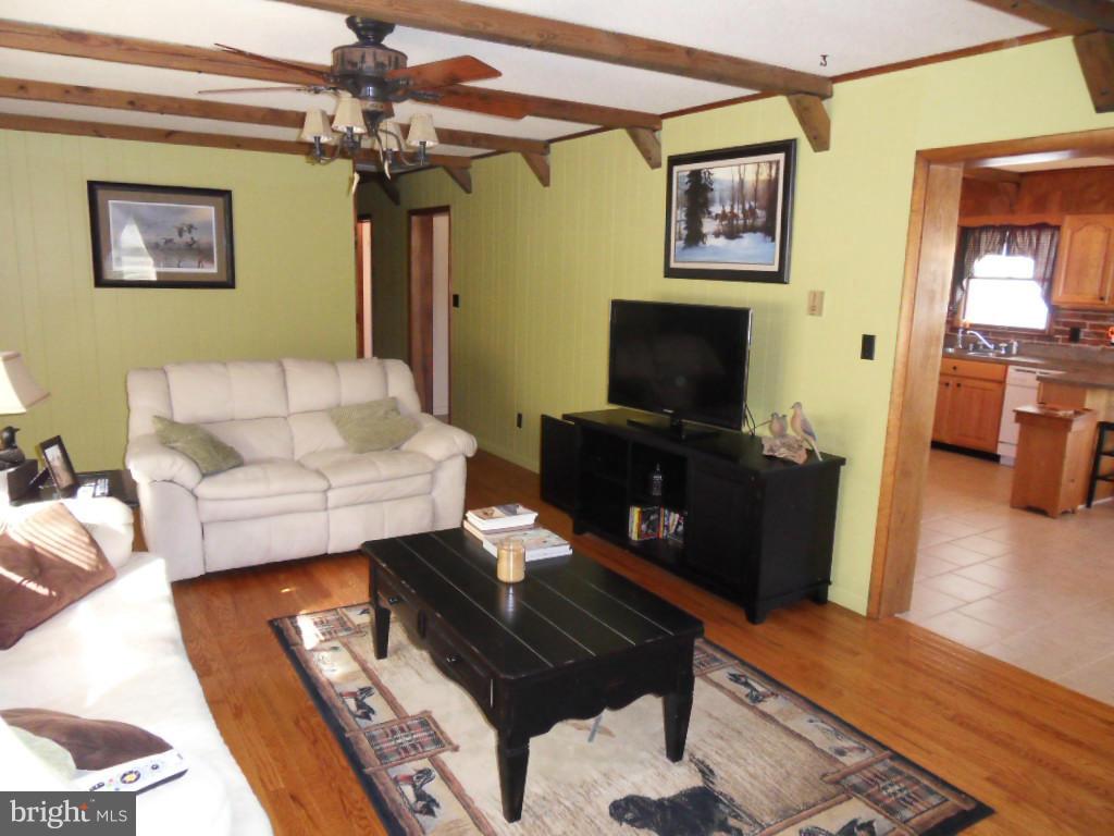 5147 Cordtown Road Cambridge, MD 21613 - Photo 15 of 28 Living Room