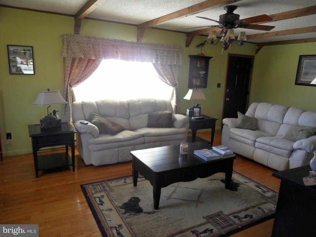 5147 Cordtown Road Cambridge, MD 21613 - Photo 3 of 28 Living Room