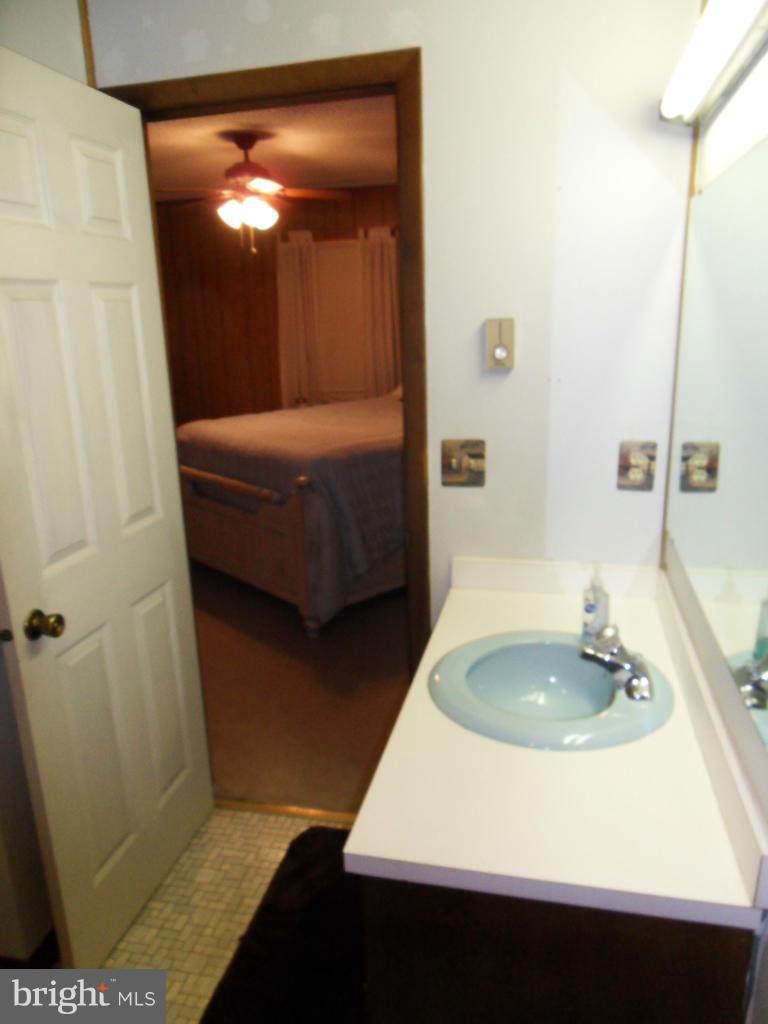 5147 Cordtown Road Cambridge, MD 21613 - Photo 22 of 28 Bath (Master)