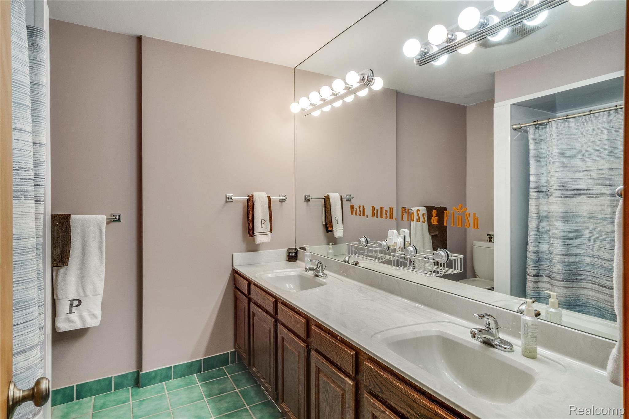 14243 Newburgh Road Livonia, MI 48154 - Photo 18 of 25 Interiors (23 of 37).jpg