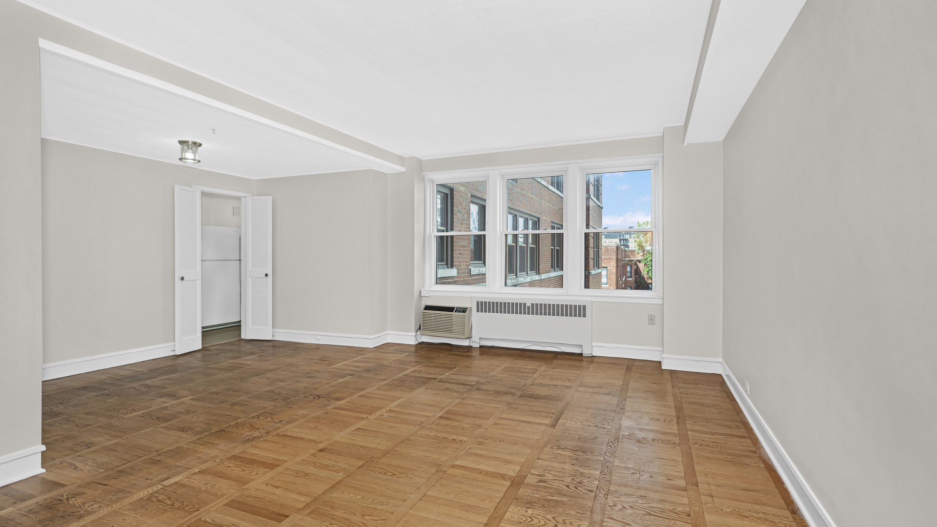 1585 Ridge Avenue, Unit 406 Evanston, IL 60201 - Photo 3 of 13