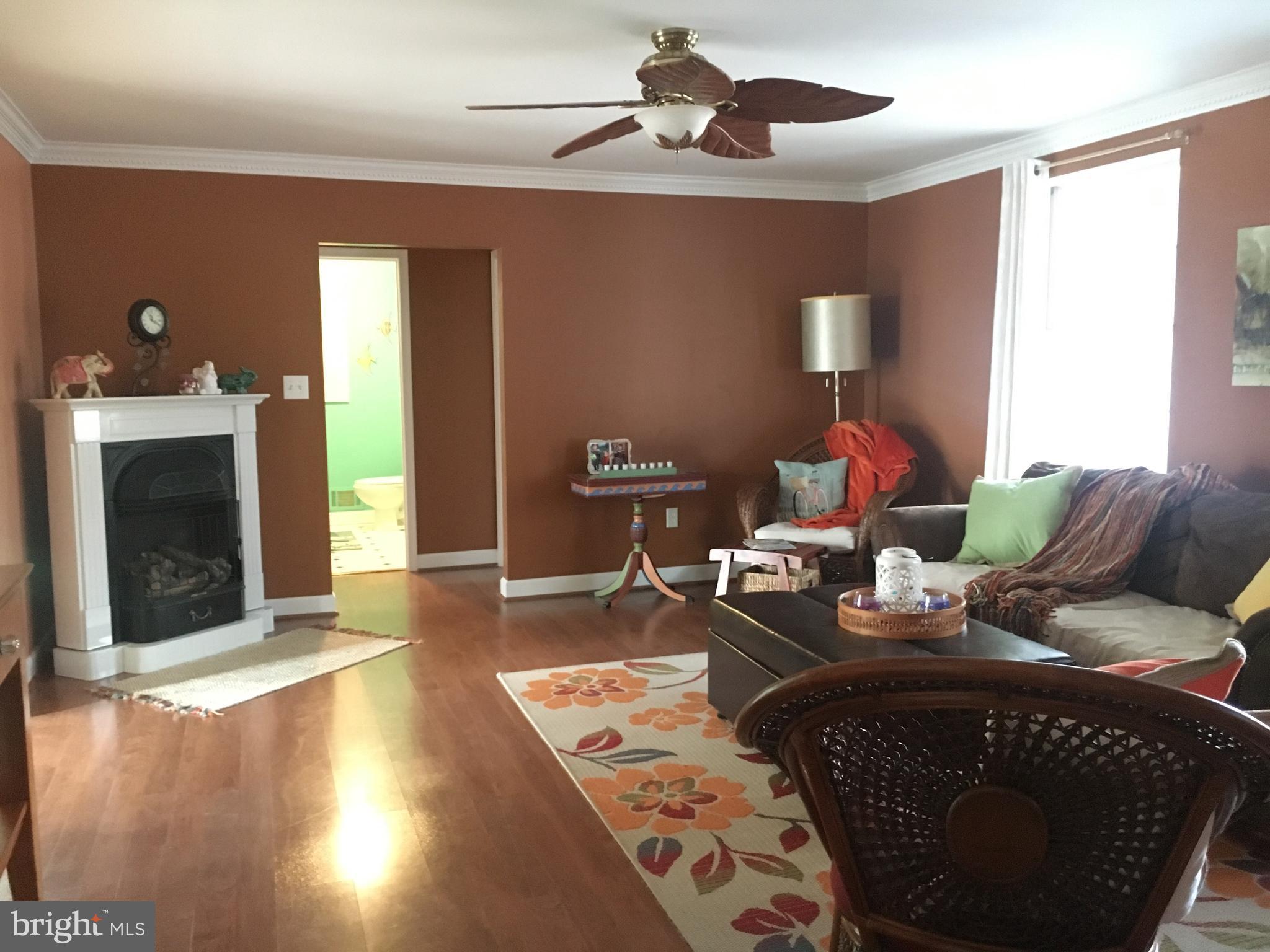2607 Bachman Road Westminster, MD 21157 - Photo 4 of 30 Living Room