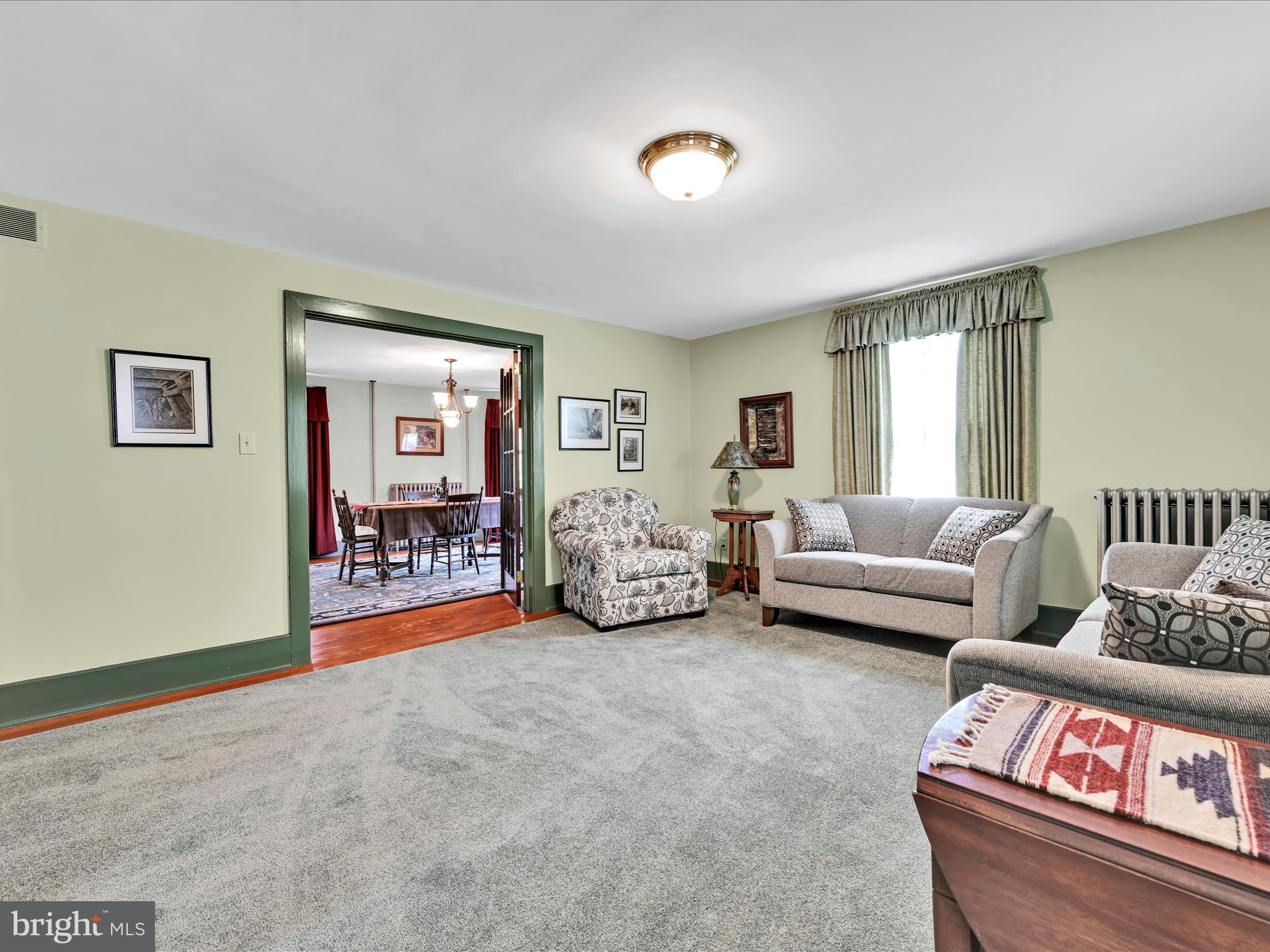 1989 Fair Road Auburn, PA 17922 - Photo 4 of 28 Living Room