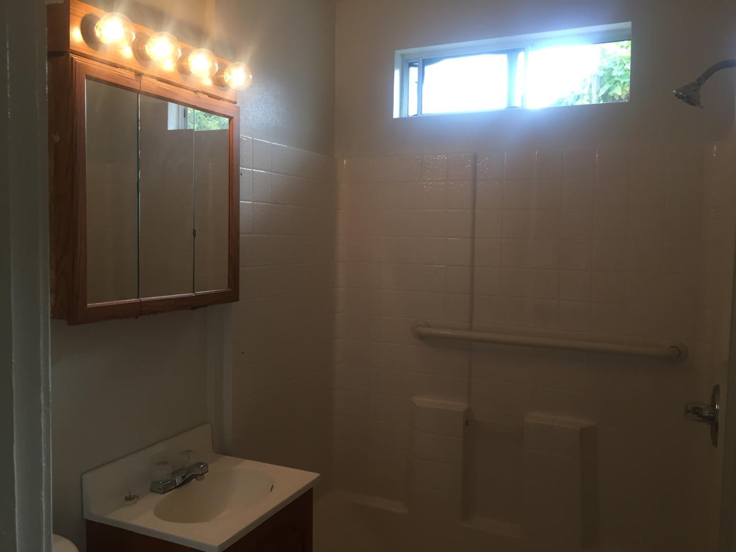 134 Hall Road, Unit D Watsonville, CA 95076 - Photo 3 of 6 Gallery Image 3