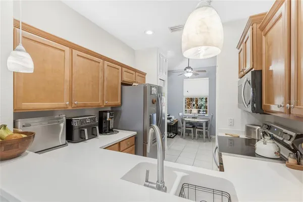 $225,000 | 811 Fairwaycove Lane, Unit 204, Bradenton, FL 34212