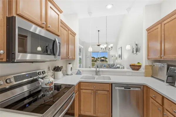 $225,000 | 811 Fairwaycove Lane, Unit 204, Bradenton, FL 34212